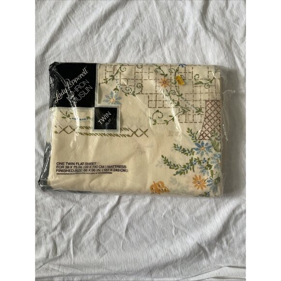 Lady Pepperell No-Iron Twin Flat Sheet Stitchery Design 39x75 In Finished 66x96 - Picture 1 of 8